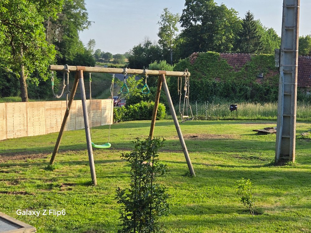 Aire camping-car  Arnay-le-Duc (21230) - Photo 2